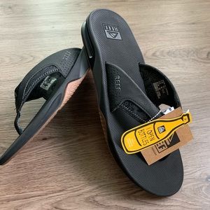 Reef Fanning Prints Tan Topo with Bottle opener